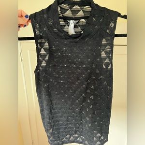 Oiselle Black Yoga/Running/Fashion Tank Size 4